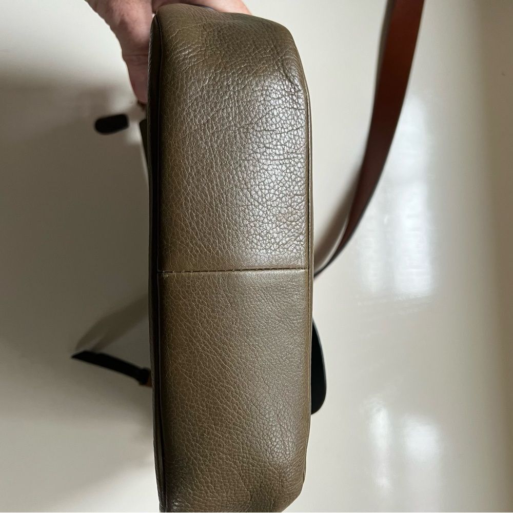 Fossil Harper Green Leather Saddle Bag Purse Crossbody Old Money Western Preppy - Picture 4 of 6
